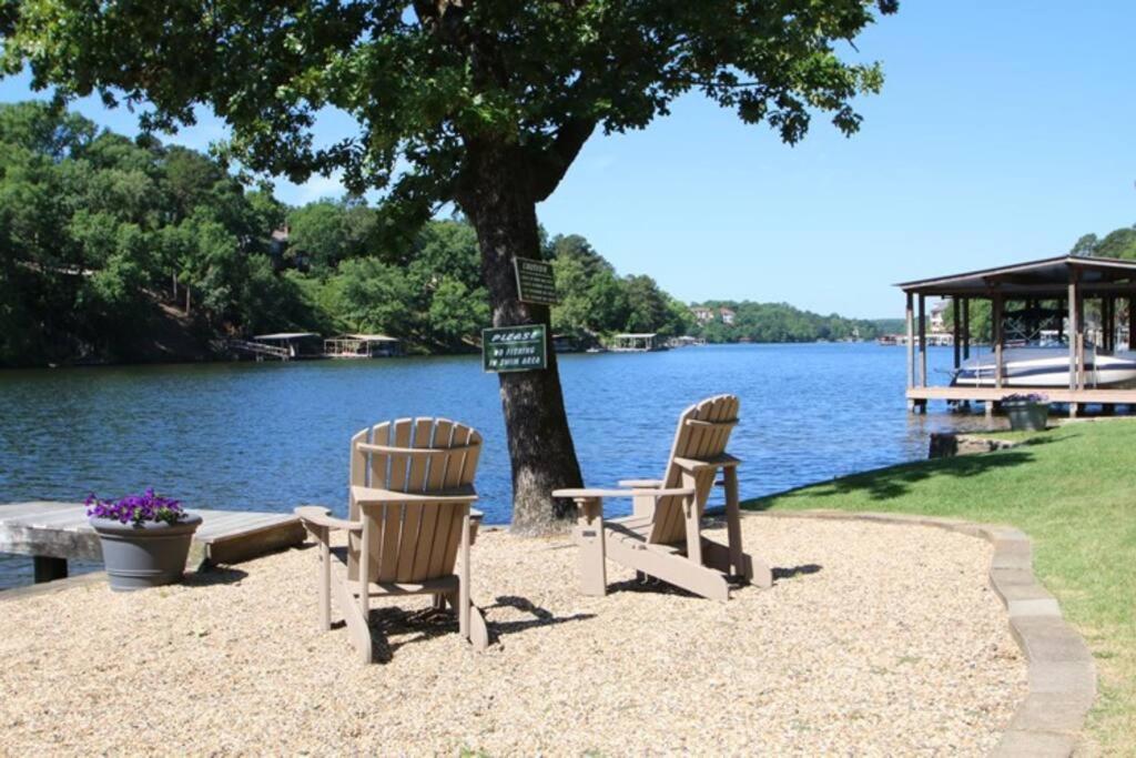#05 - Lakefront Two Bedroom Cottage- Pet Friendly Hot Springs Exteriör bild