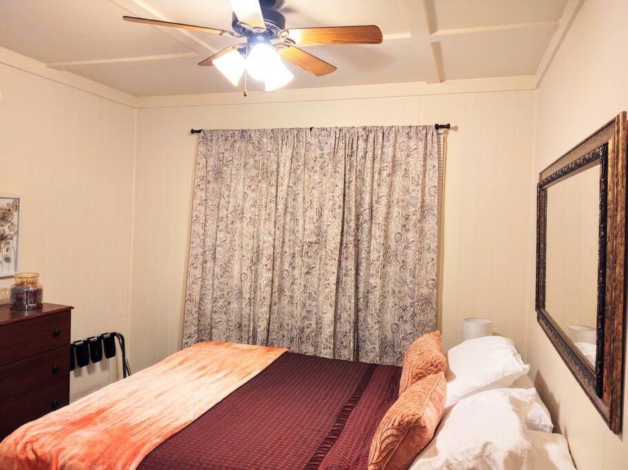 #05 - Lakefront Two Bedroom Cottage- Pet Friendly Hot Springs Exteriör bild