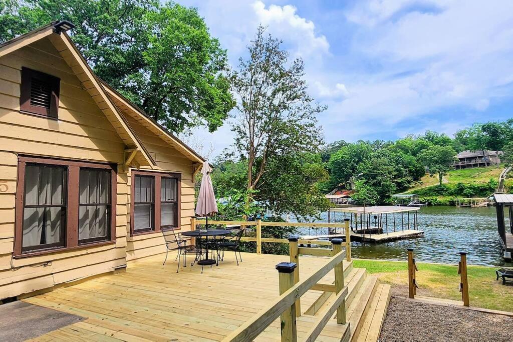 #05 - Lakefront Two Bedroom Cottage- Pet Friendly Hot Springs Exteriör bild